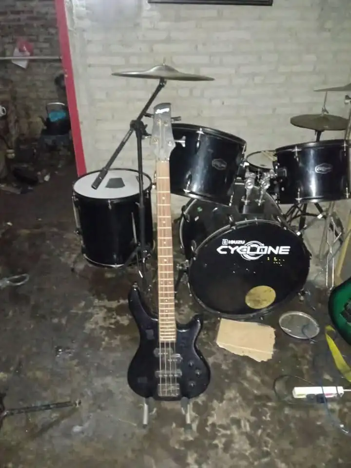 Alat band dan spiker dan kabel siap pake