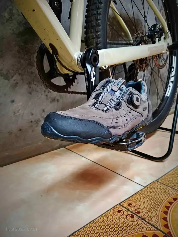 Sepatu Sepeda
