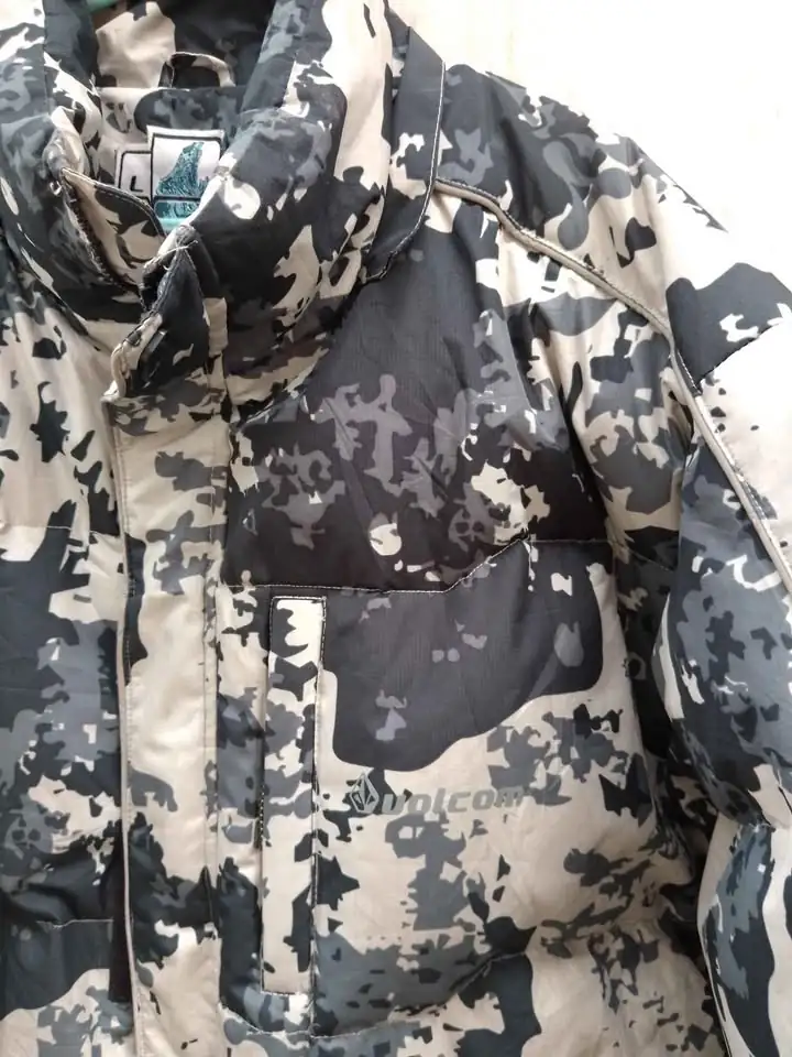 Jaket volcom