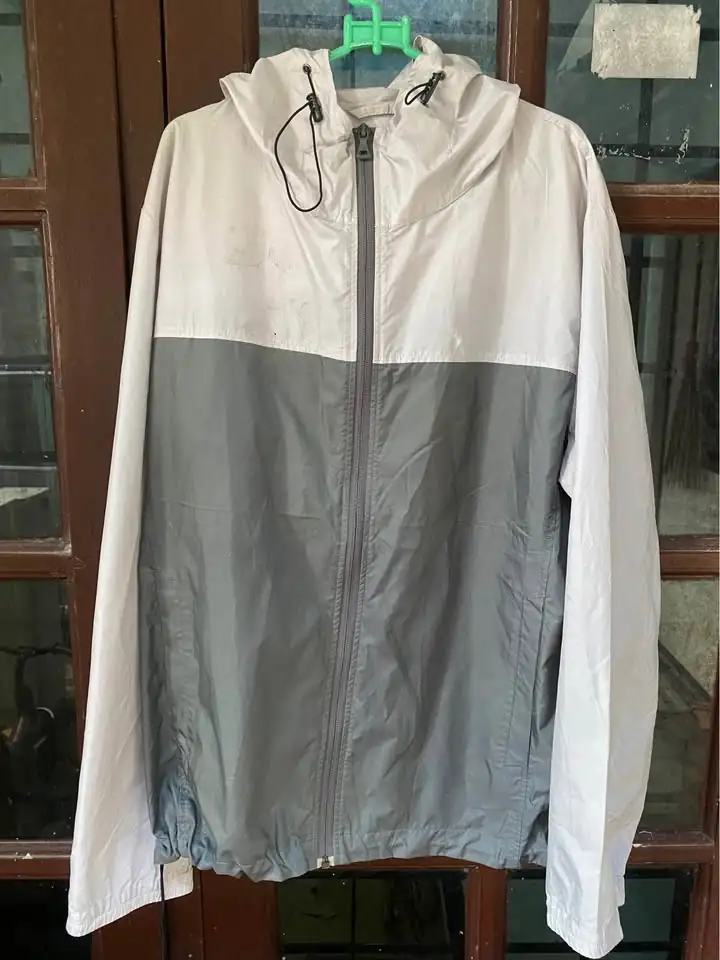 Jaket running uniqlo