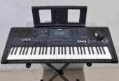 Keyboard Yamaha PSR E453