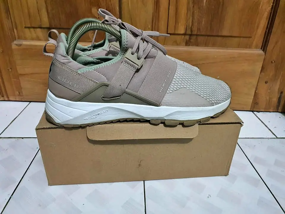 Sepatu eider size 42