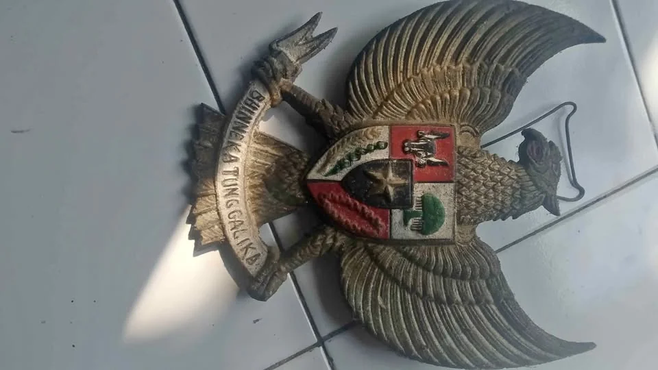 hiasan dinding Garuda jadul