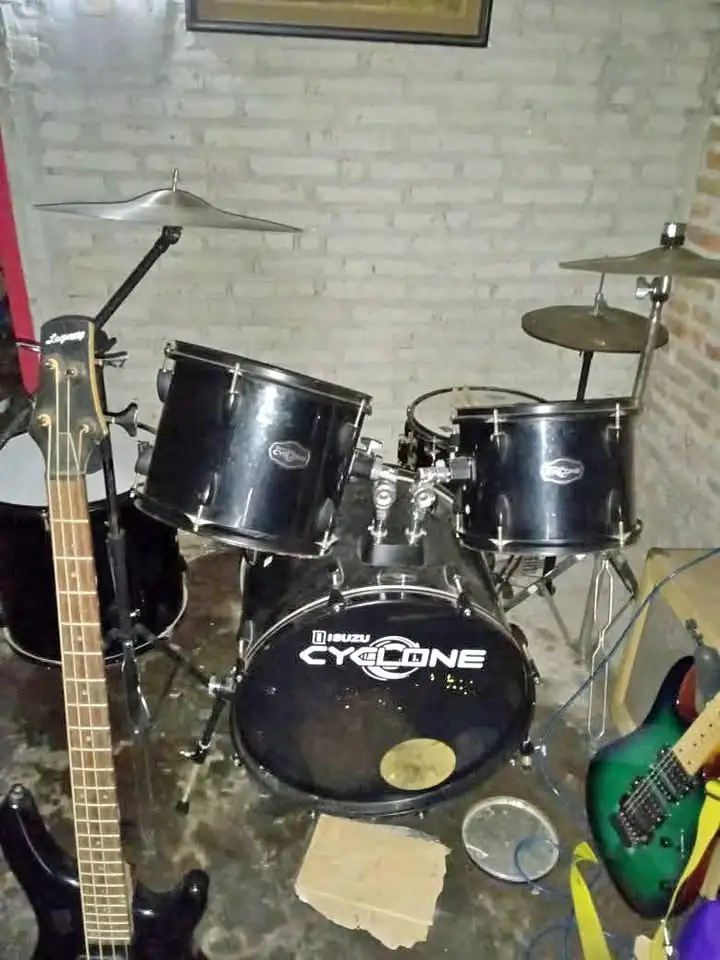 Alat band dan spiker dan kabel siap pake