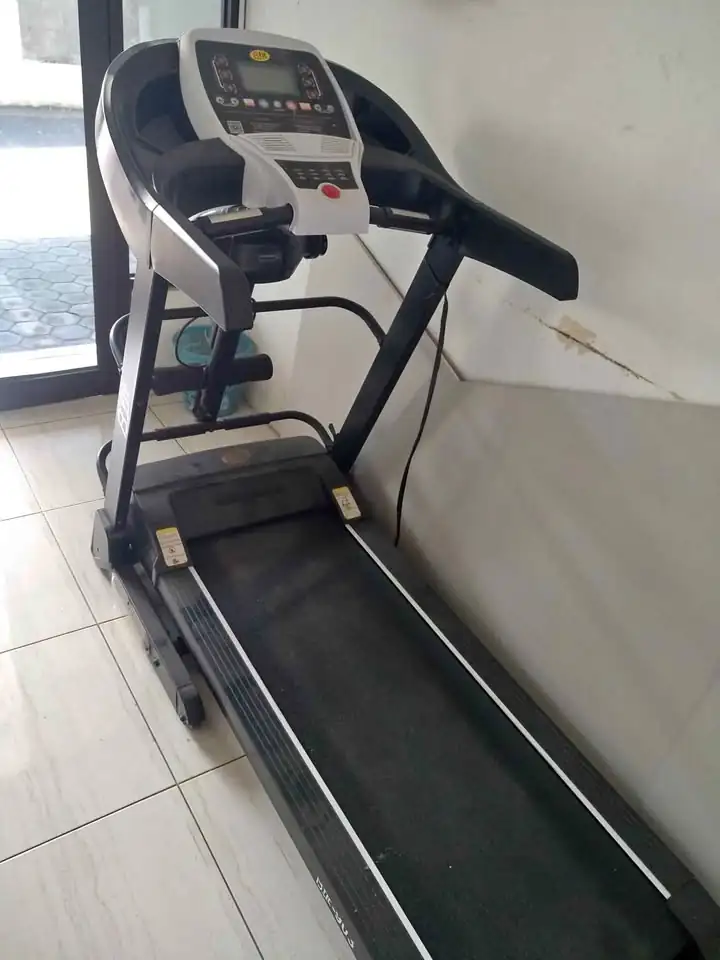 Treadmill elektrik second normal //bisa dilipat ukuran semicomersial /
