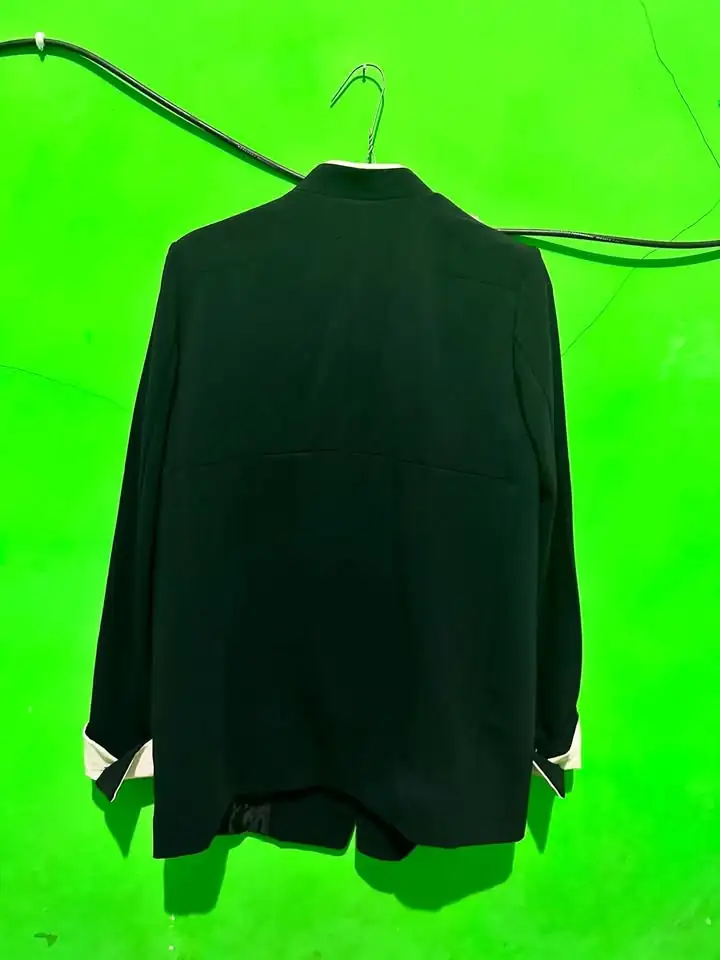 BU CEPAT ! BLAZER HITAM CEWEK SLIMFIT . JAS HITAM WANITA . PRELOVED