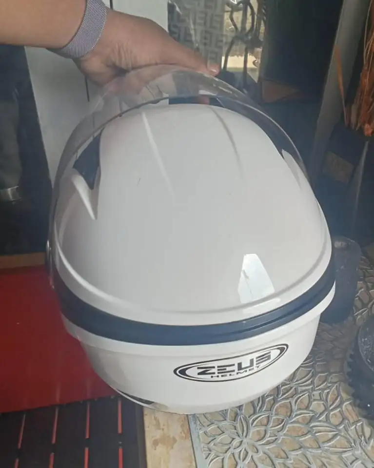 BU DijuaL Helm Halfface Zeus ZS 610 warna putih double visor originaL