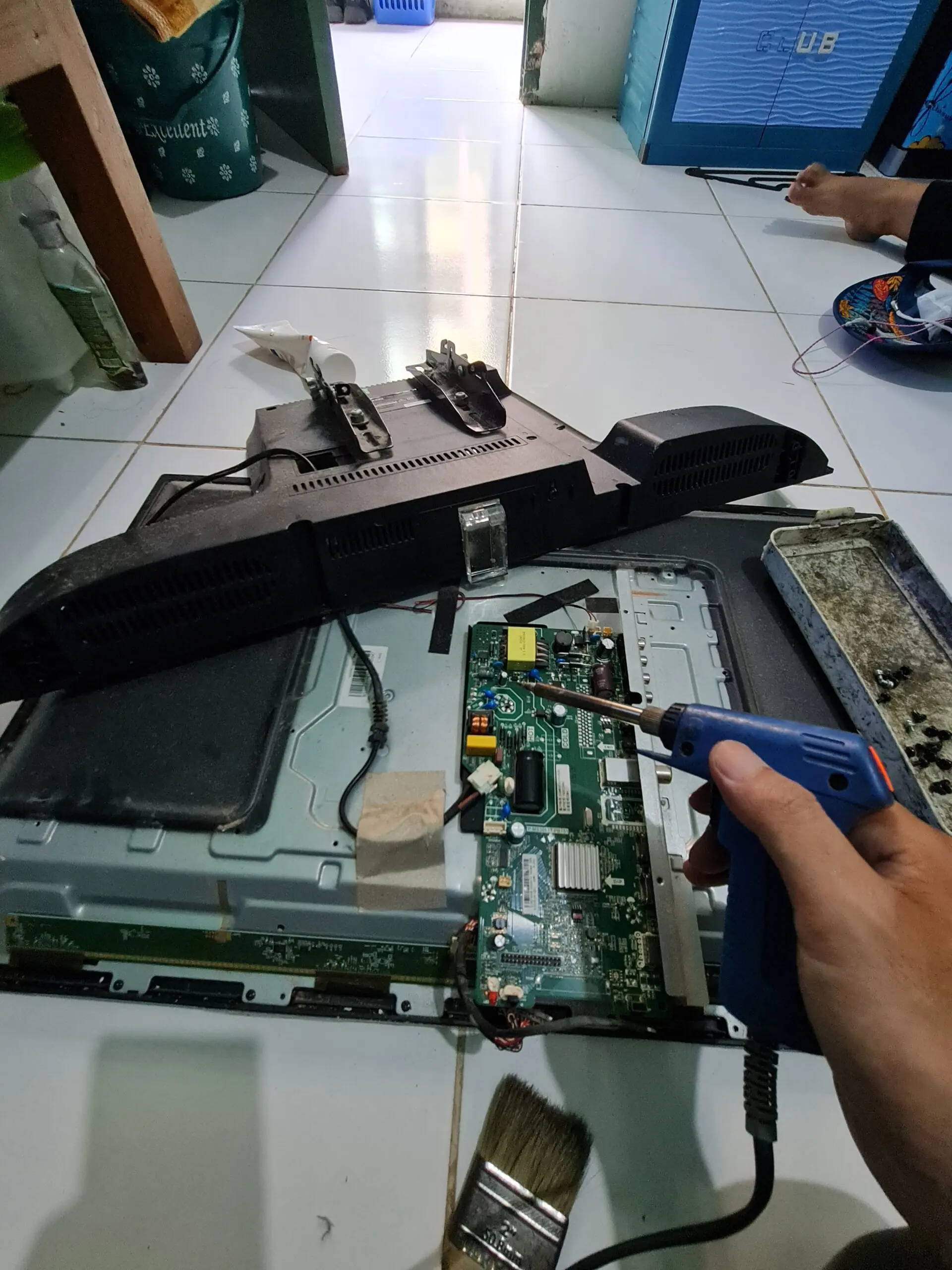service tv terdekat