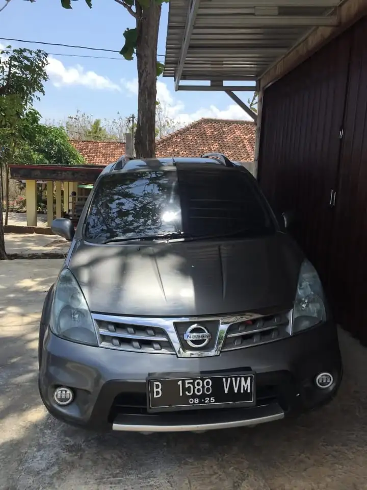 Mobil bekas murah GrandLivina XGEAR Matic TH 2008