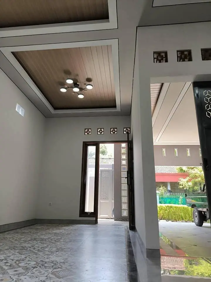 RUMAH BARU DI TENGAH KOTA
