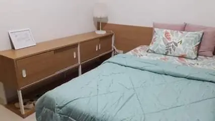 Tempat tidur ranjang