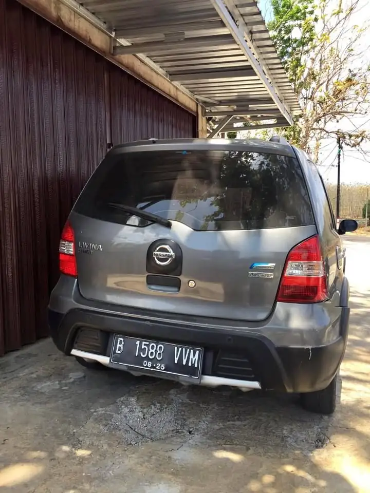 Mobil bekas murah GrandLivina XGEAR Matic TH 2008