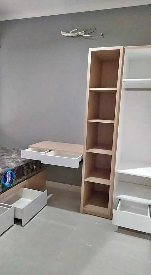 Tempat tidur ranjang