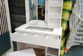 Meja Rias cermin make-up dengan lampu
