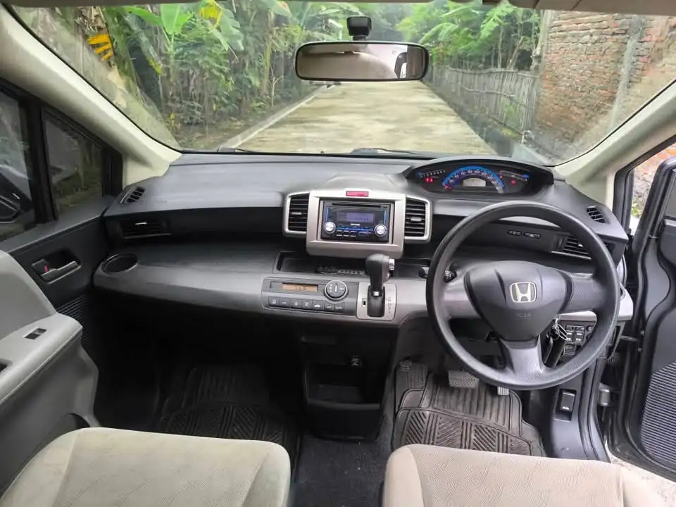 2011 Honda freed