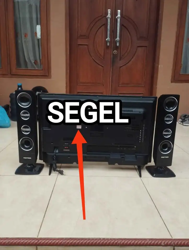 Tv led Polytron + speaker tower 32 inch . Barang segel. Garansi