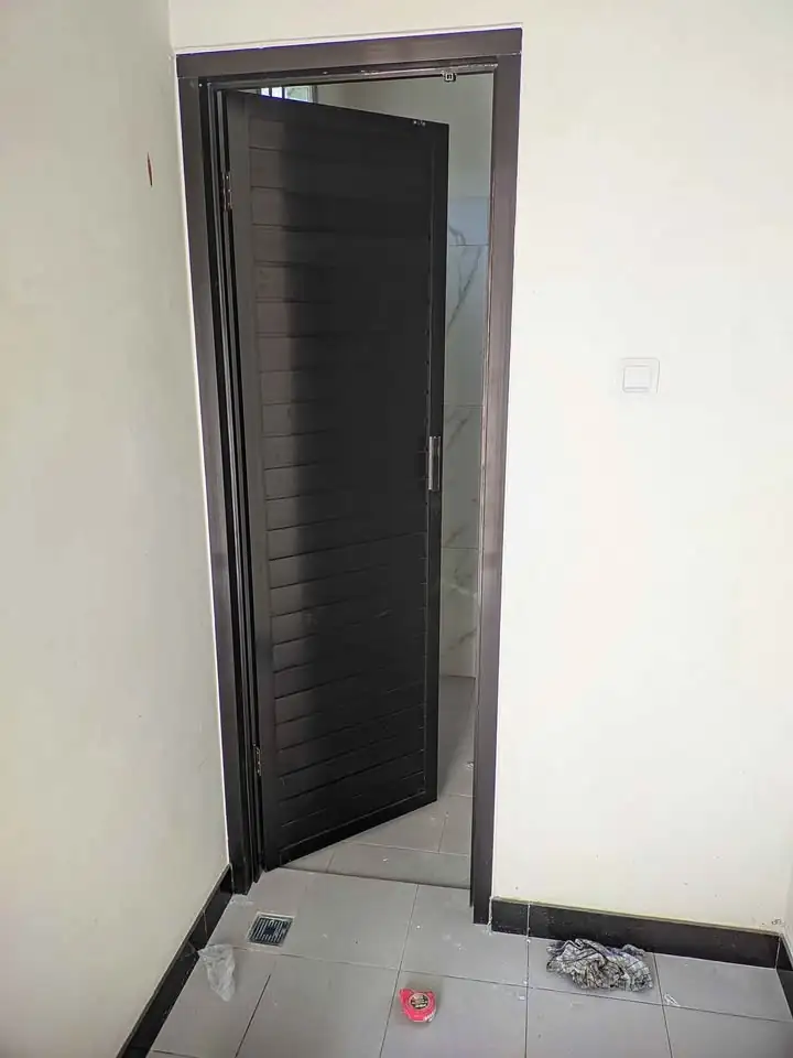Pintu kamar mandi alumunium
