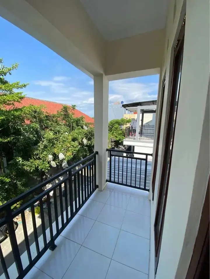 RUMAH MEWAH BANGUNAN BARU 2 LANTAI AREA SELATAN TERMINAL GIWANGAN