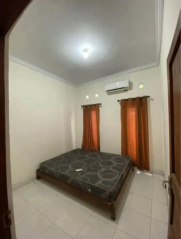 RUMAH MEWAH BANGUNAN BARU 2 LANTAI AREA SELATAN TERMINAL GIWANGAN