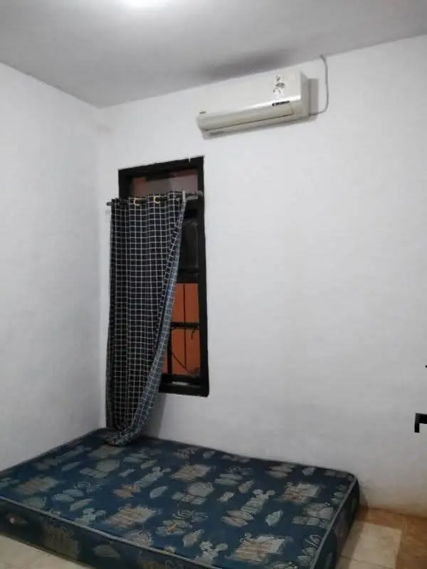 Di Kontrakkan Rumah