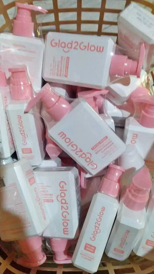 Glad2glow facial wash amino acid