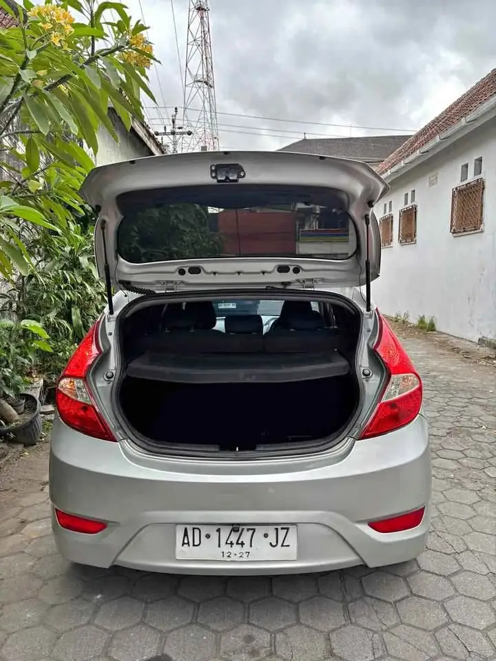 HYUNDAI GRAND AVEGA 1.4 AT 2012 (HATCHBACK)