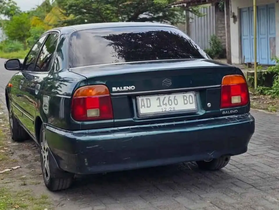 Mobil bekas Suzuki Baleno 1997