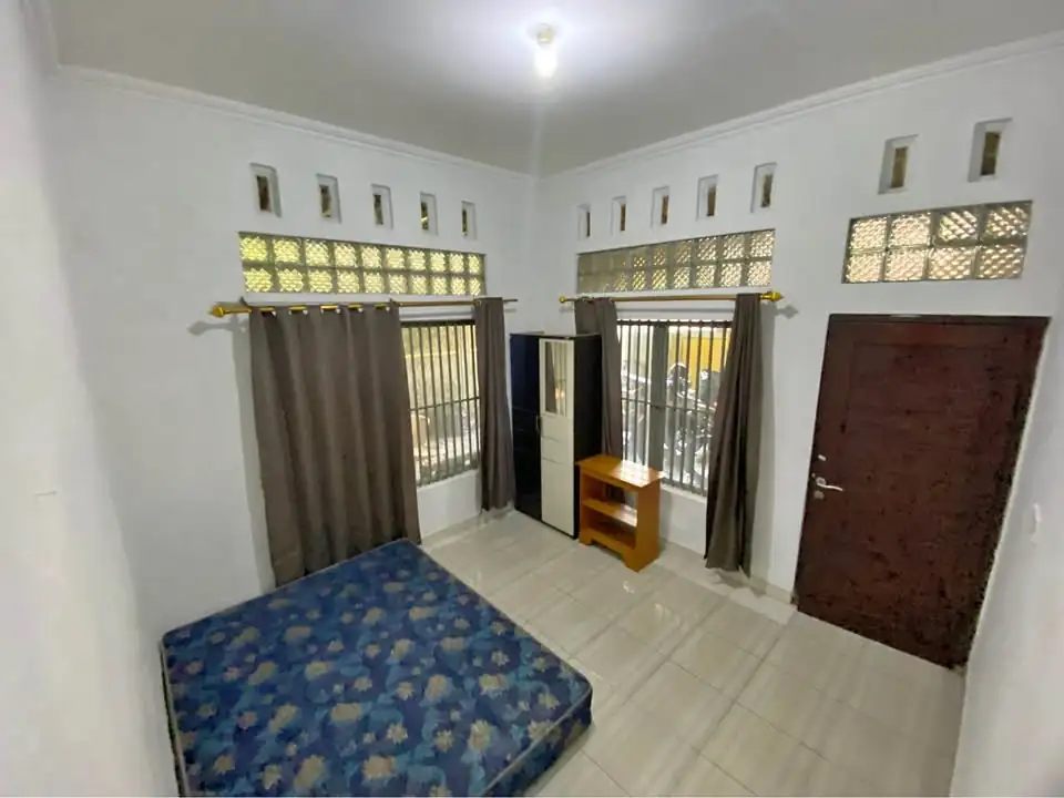 2 Beds 2 Baths – House