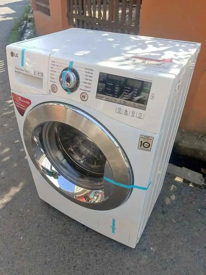 Mesin cuci front loading LG