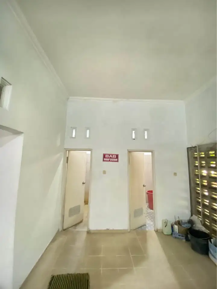 2 Beds 2 Baths – House