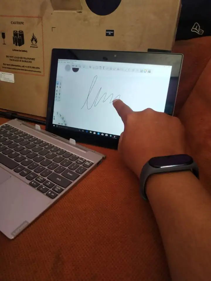 Laptop 2 in 1, touchscreen, bisa jadi tablet