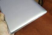 Laptop 2 in 1, touchscreen, bisa jadi tablet
