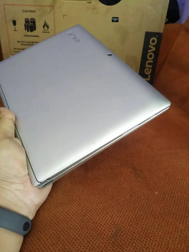 Laptop 2 in 1, touchscreen, bisa jadi tablet