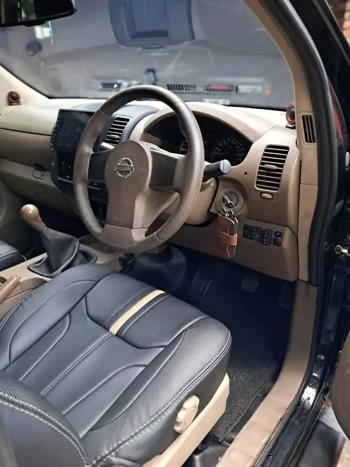 2008 Nissan navara