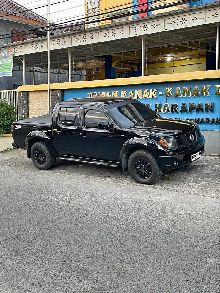 2008 Nissan navara