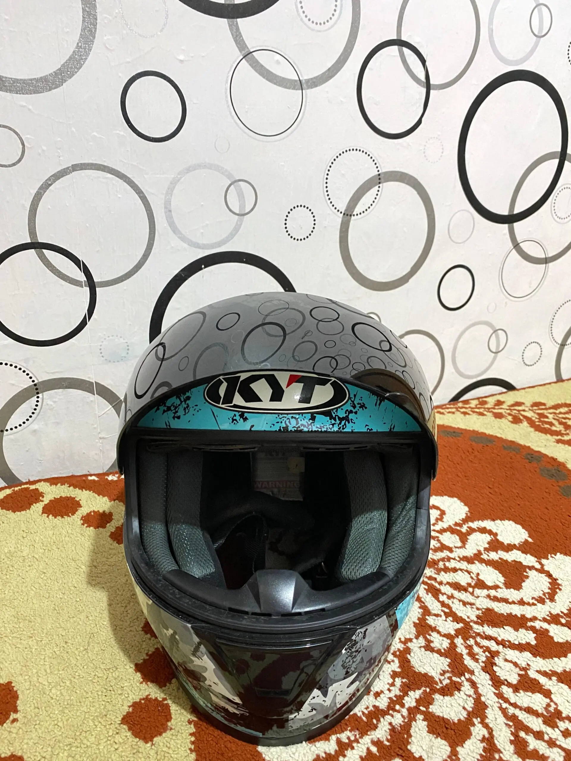 “Jual Cepat Helm [KYT R10, Full Face] – Jarang Dipakai!”