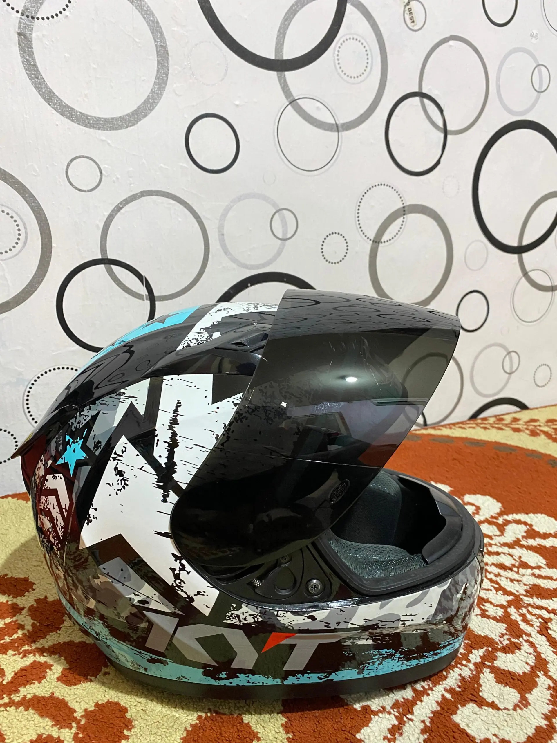 “Jual Cepat Helm [KYT R10, Full Face] – Jarang Dipakai!”