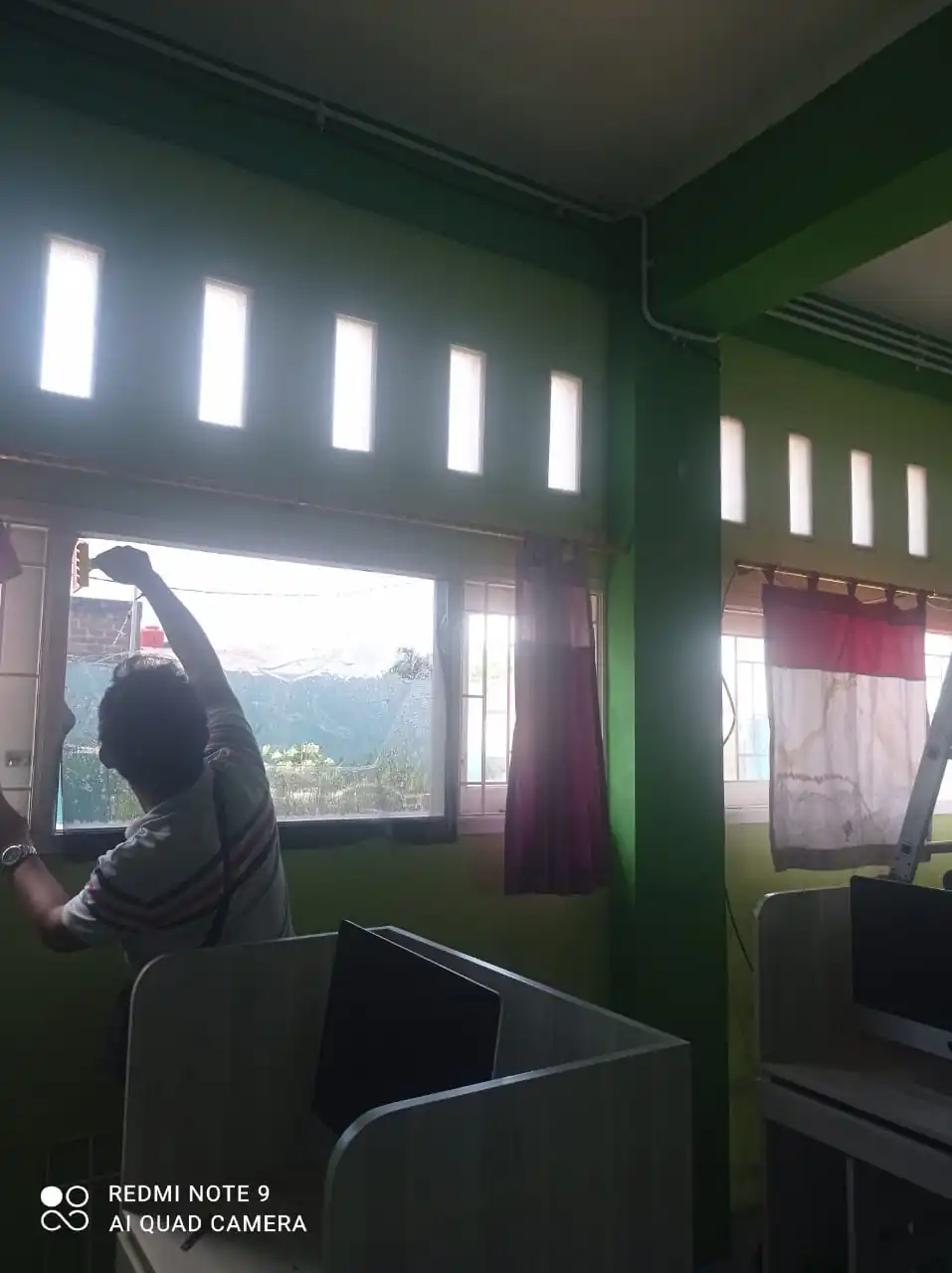 Kaca film gedung serpong