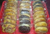 Burger mini dan aneka roti manis lainnya