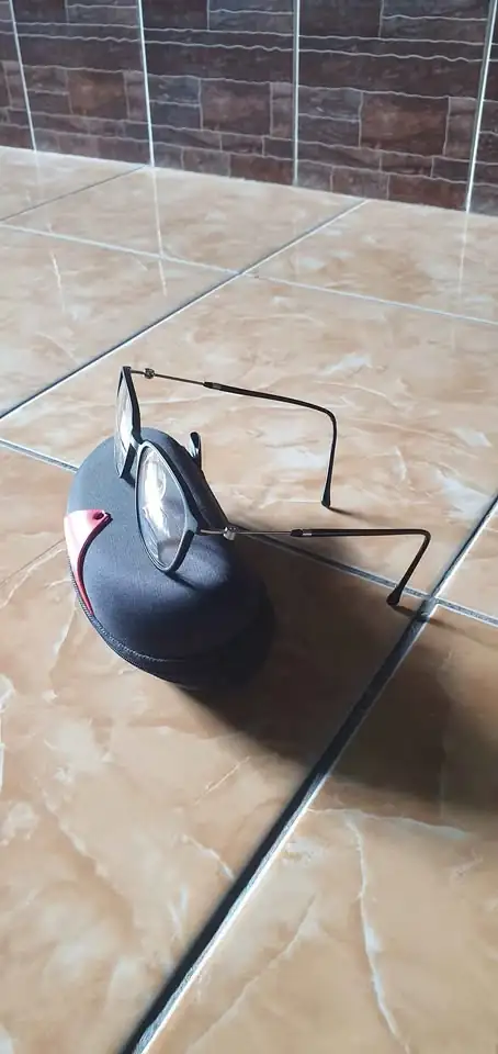 Di jual kacamata 2 fungsi jauh dekat