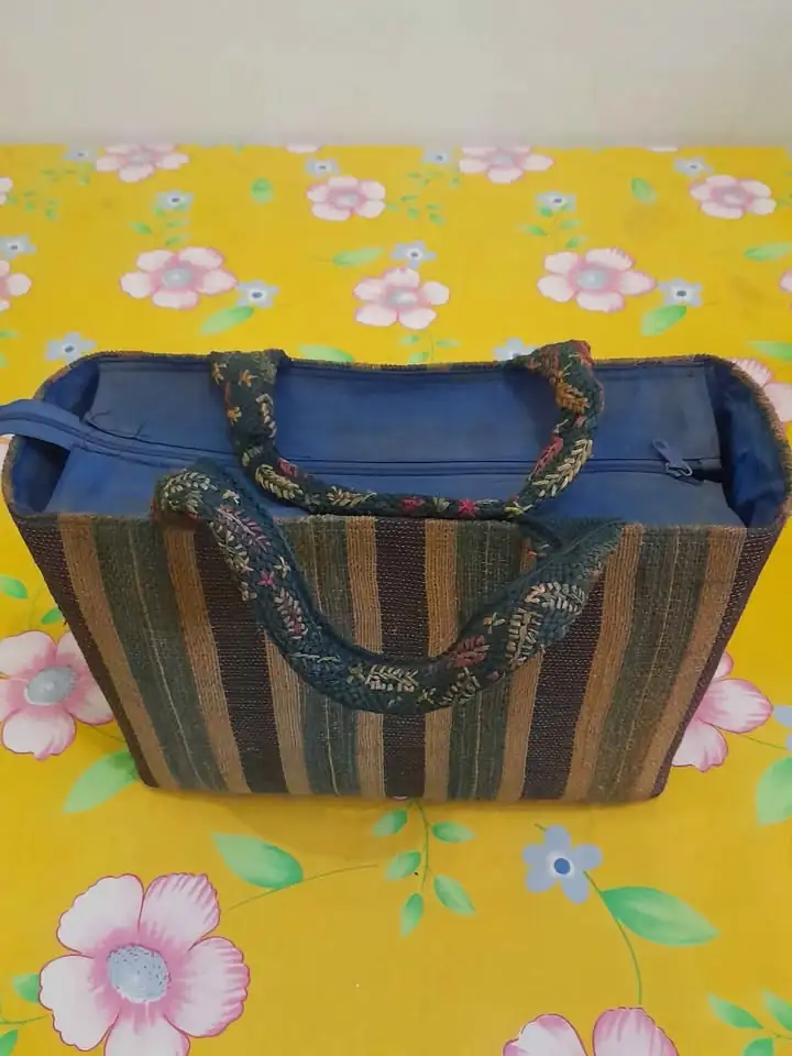 Tas pakaian etnik jadul