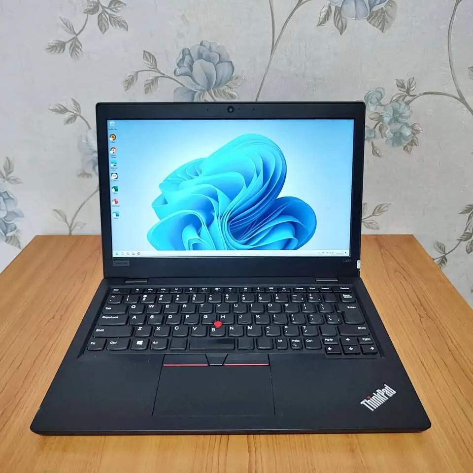 Laptop Lenovo Intel i5 Gen 8|RAM 8GB|SSD 256GB