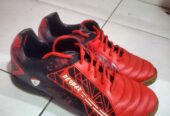 Sepatu olahraga