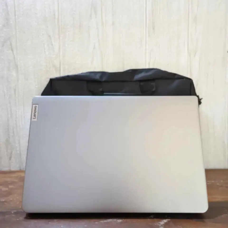 Laptop Lenovo Ideapad Slim 3 (2023) Power On Time 2 Hari Intel Core i3