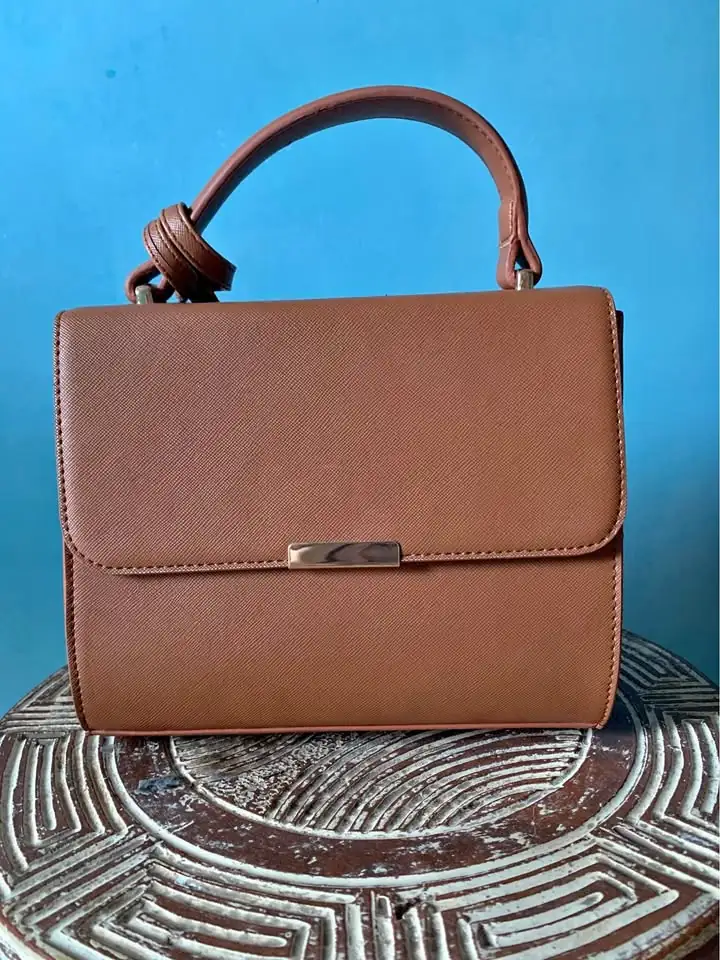 Dijual Tas slingbag damelia