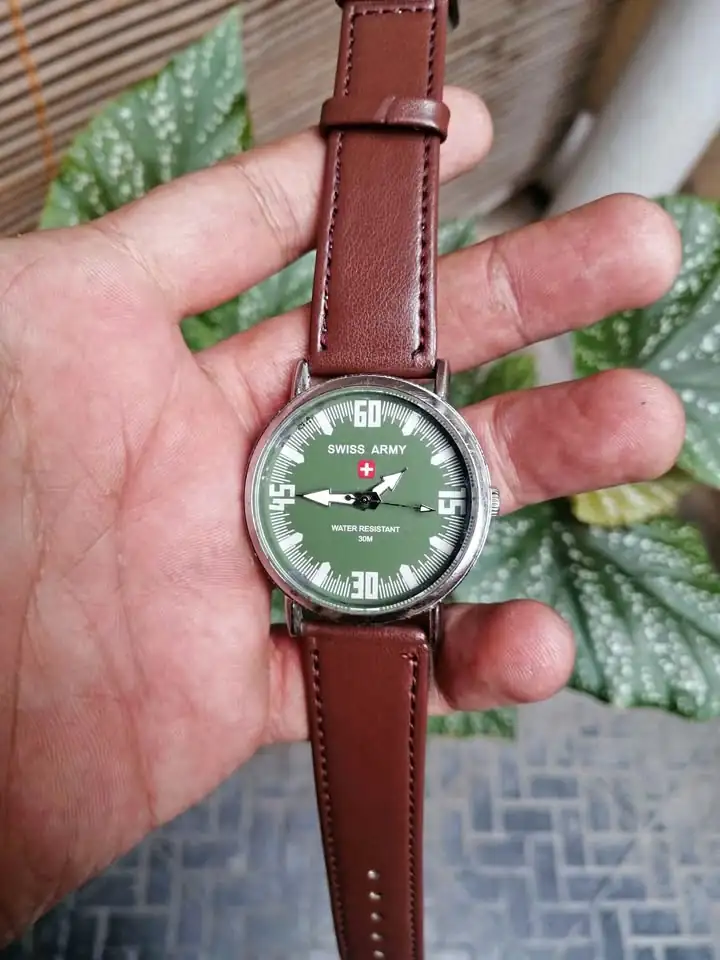 Jam tangan cowok cewek swiss army