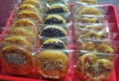 Burger mini dan aneka roti manis lainnya