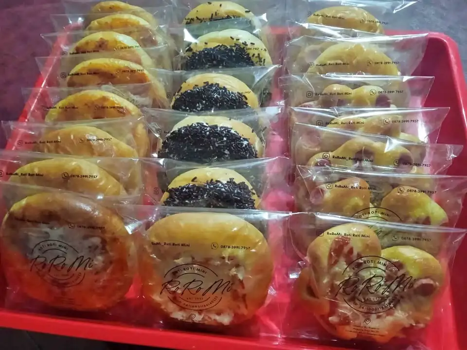 Burger mini dan aneka roti manis lainnya