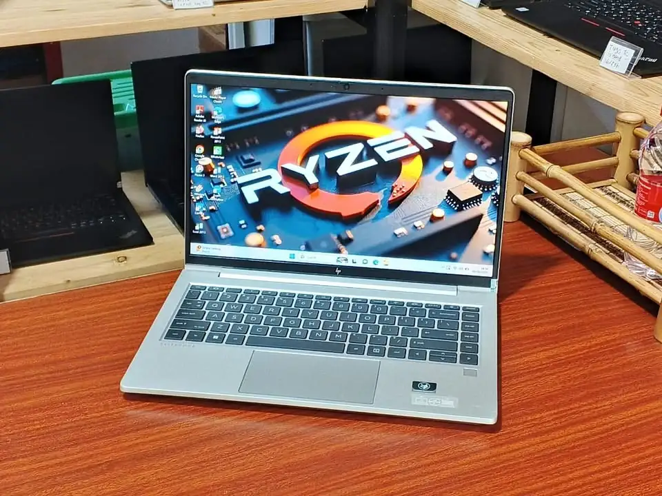 Laptop HP Ryzen 5 Pro Ram 16 GB SSD Normal lancar mulus siap pakai key
