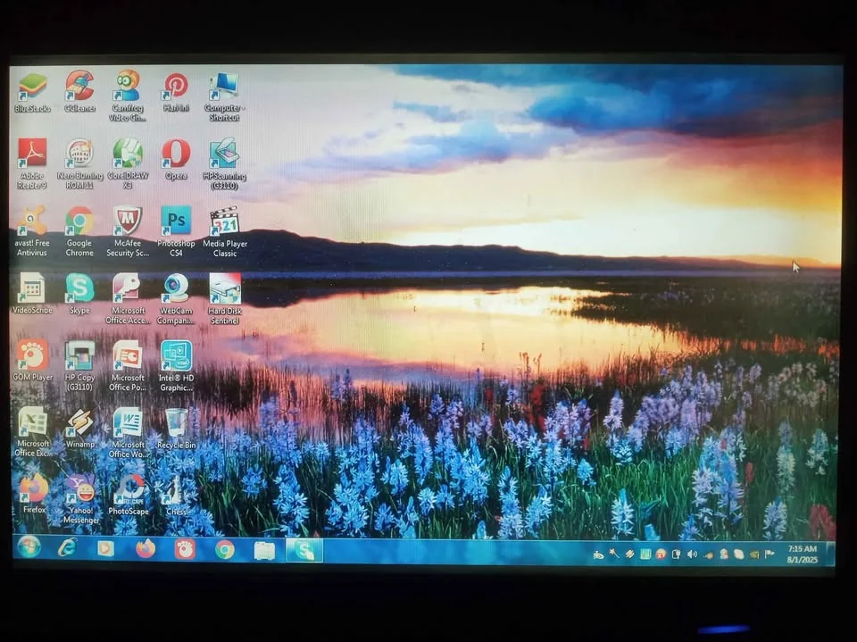 Monitor Komputer Acer 17 Inch Hidup
